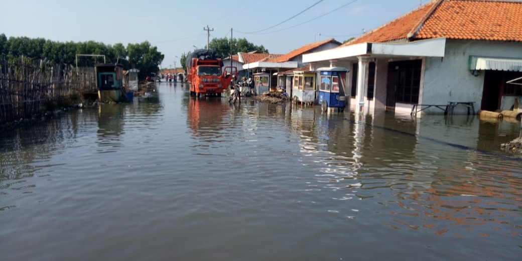 Banjir rob merendamkan beberapa Desa di 2 Kecamatan di Kabupaten Brebes / ist