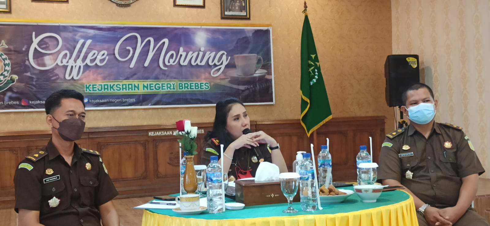 Kepala Kejaksaan Negeri Brebes, Mernawati, saat menggelar Coffe Morning dengan awak media di Brebes. / ist