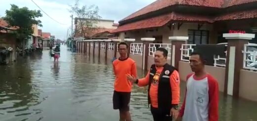 Banjir rob Jumat (03/12) kembali terjadi di Desa Randusanga Kulon /Arah Pantura