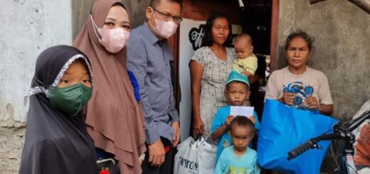 Anggota DPRD Provinsi Jawa Tengah, dr. Umar Utoyo dan keluarga mengunjungi kediaman M. Ainu Rofik, Minggu pagi / ist