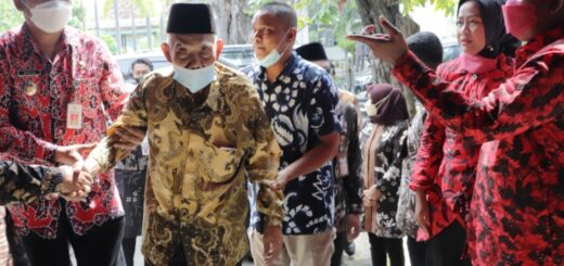 Bupati Brebes, periode tahun 1994-1994, Kolonel (Purn) Syamsudin Sagiman menghadiri temu kangen dalam rangka Hari Jadi Kabupaten Brebes ke 344 tahun 2022. /Ist
