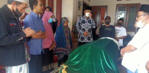 Jenazah Mantan Komisioner KPU Brebes, Masykuri, dimakamkam Jumat (11/2) siang. /ist