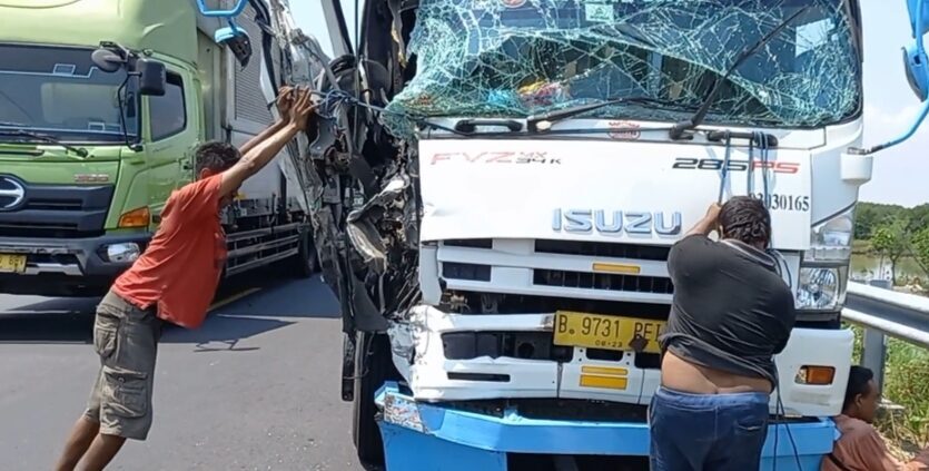 Kecelakaaan lalu lintas terjadi di Jalingkut Brebes. /Arah Pantura