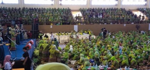 Ribuan Anggota Muslimat NU Kabupaten Brebes menghadiri Harlah ke 76 yang di gelar di GOR Sasana Adhi Karsa Brebes,. /Ist