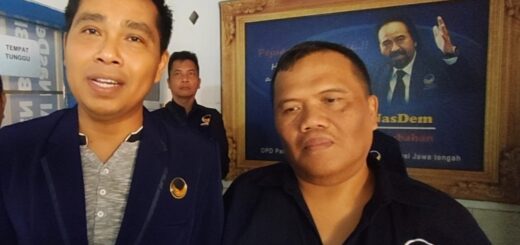 Ketua DPD Partai Nasdem Brebes Karwanto dan sekretaris Slamet Abdul Dhofir. /Arah Pantura
