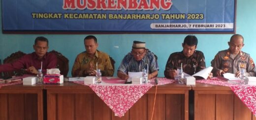 Anggota DPRD Brebes Warsudi dan sejumlah anggota dewan lainnya saat mengikuti Musrenbang di Kecamatan Banjarharjo. /Ist